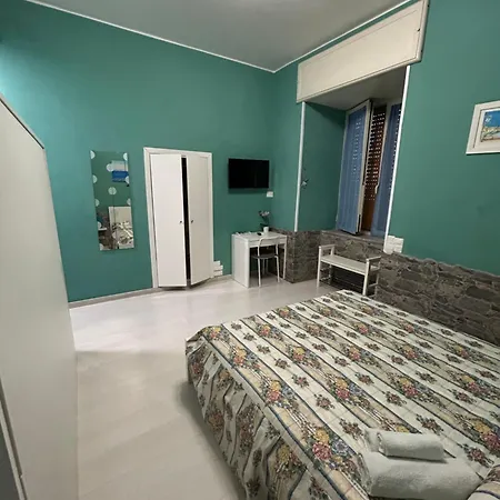 Alojamento de Acomodação e Pequeno-almoço 'a Funtanella 3*